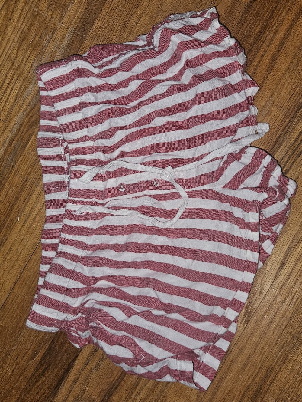 stars above Red and White Striped Drawstring Shorts With Pockets Size XS